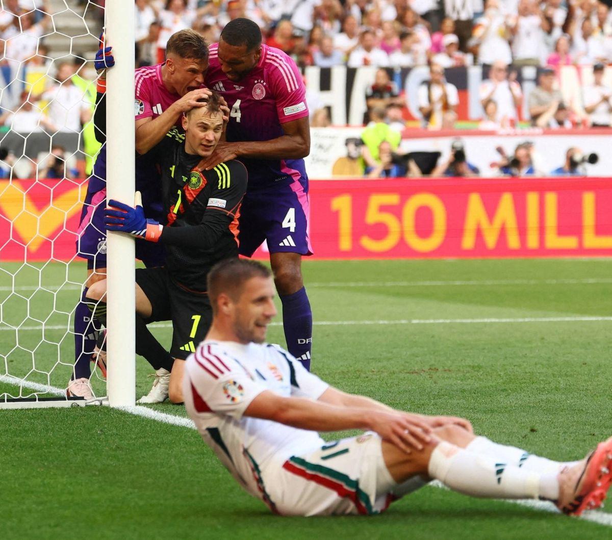 Timnas Jerman berhasil menjadi tim pertama yang lolos ke babak 16 besar Euro 2024 setelah mengalahkan timnas Hungaria dengan skor 2-0. Gol pertama tersebut berkat aksi Jamal Musiala di babak pertama sedangkan gol kedua dicetak oleh Ilkay Gundogan di babak