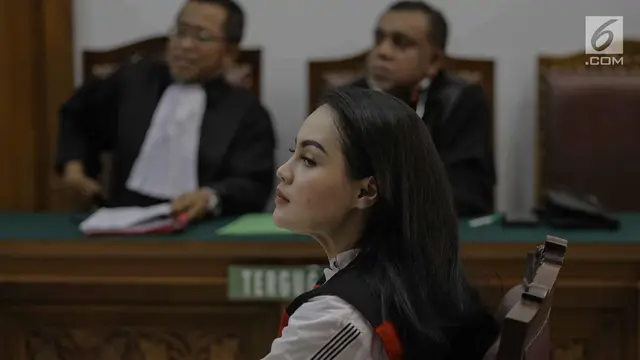 Sidang Perdana Jennifer Dunn