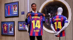Pemain jebolan akademi Manchester United ini akan mengenakan nomor punggung 14 di Barcelona. (AP Photo/Joan Monfort)