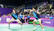 Ganda putra Indonesia Raymond Indra/Nikolaus Joaquin terhenti di perempat final Orleans Masters 2026. Raymond/Joaquin ditumbangkan Christian Faust Kjær/Rasmus Kjaeer dari Denmark dengan rubber game 18-21, 21-12, dan 14-21 di Palais des Sports, Jumat (20/3) malam. (foto: PBSI)