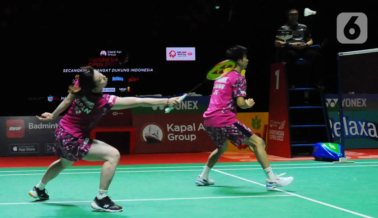 Bertarung selama 1 jam, Yuta/Arisa akhirnya memenangi laga alot tersebut dengan skor akhir 22-20, 11-21, dan 21-16. (merdeka.com/Imam Buhori)