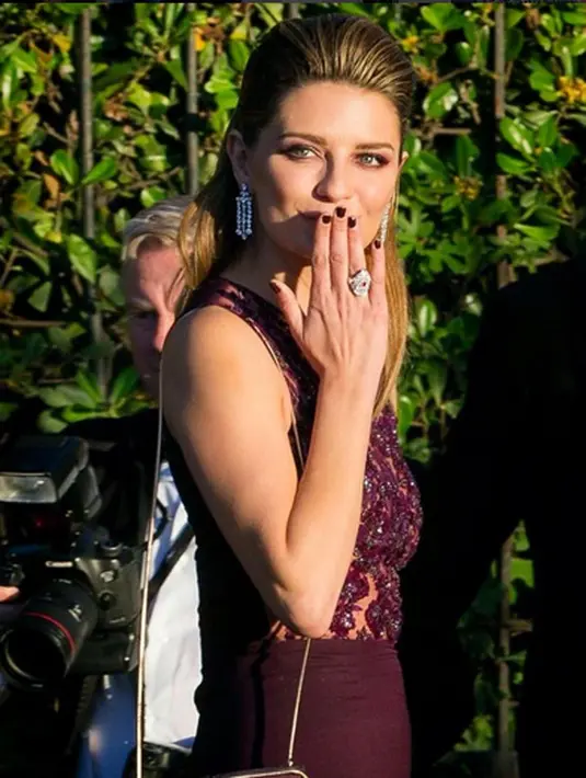 Seperti yang dilaporkan dailymail.com, Mischa Barton sempat diwawancara oleh Tatler beberapa waktu lalu. Ia berharap agar gangguan mental itu tidak terlihat publik dan ia bisa mengatasinya. (Instagram/mischamazing)