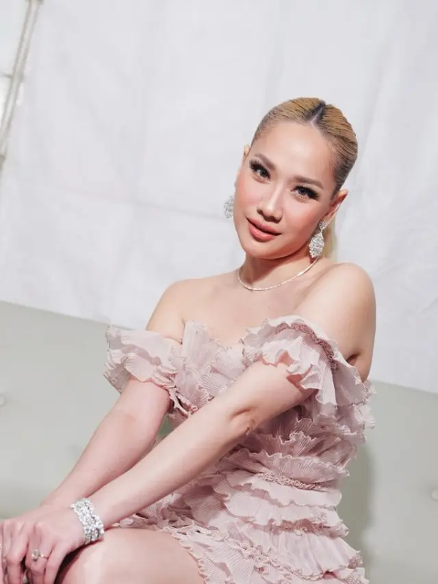 Gaya BCL Pakai Mini Dress Ruffle Pink