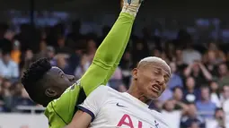 Dua gol kemenangan Spurs atas Setan Merah seluruhnya tercipta di babak kedua, masing-masing lewat aksi Pape Matar Sarr dan Ben Davies. (AP Photo/Alberto Pezzali)