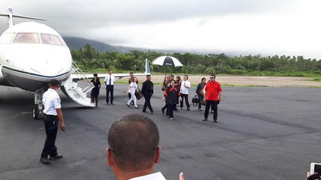 Jagung rebus dan tertundanya pesawat Megawati