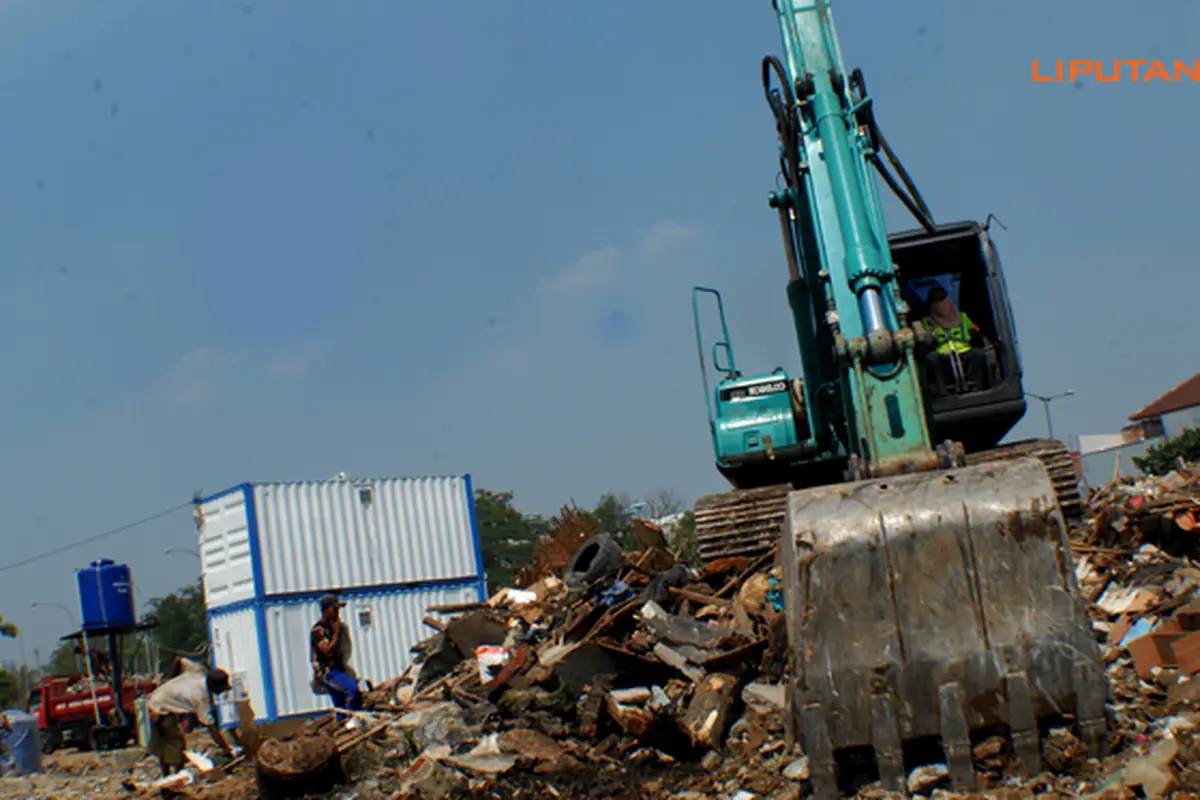 pluit-gusur-130909b.jpg