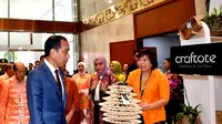 PT Jamkrindo mempromosikan UMKM binaannya di ajang pameran kerajinan tangan terbesar dan terlengkap di Asia Tenggara , International Handicraft Trade Fair atau INACRAFT. (dok: humas)