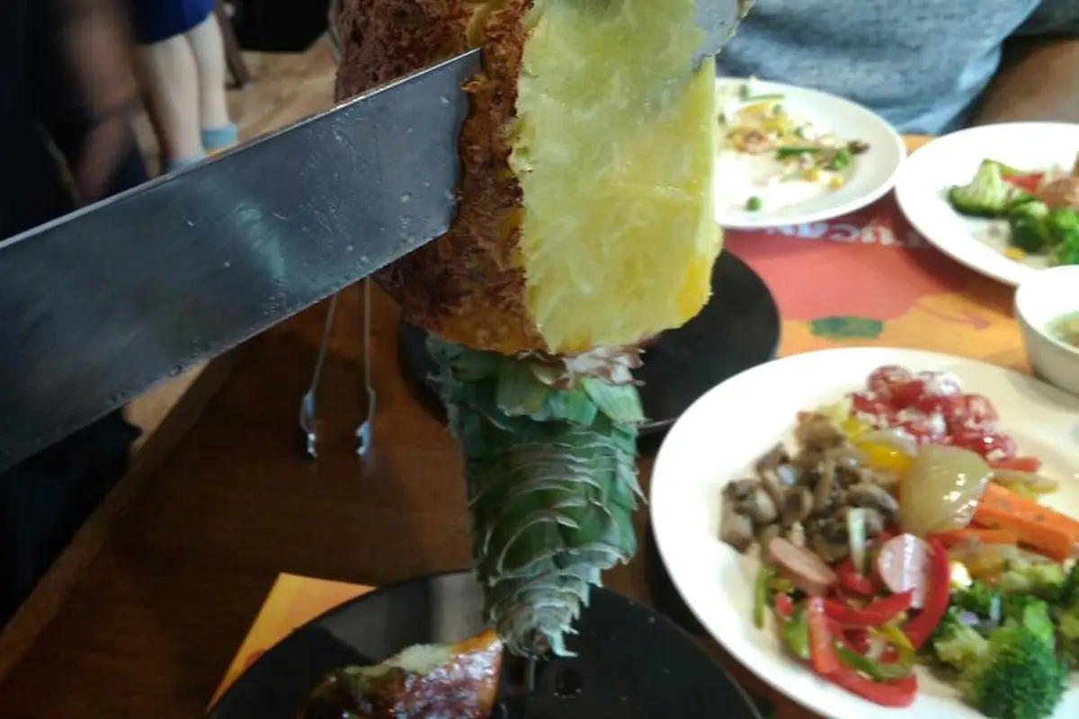 Nanas Panggang, si Asam Manis Pendamping Churrasco Brazil 