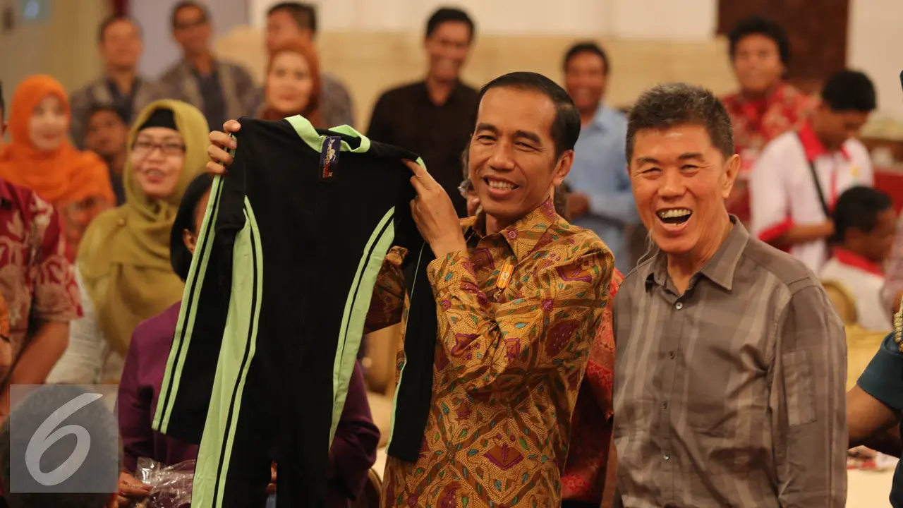 20150903-Jokowi dan Pedagang di Istana-Jakarta