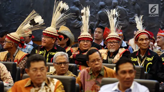 Kenakana Baju Adat Dayak, Masyarakat Kalimantan Utara Sambangi DPD
