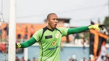 Kiper Barito Putera, Aditya Harlan, saat laga ujicoba melawan Persija Jakarta di Stadion Bea Cukai, Jakarta, Selasa (5/4/2016). Kedua tim bermain imbang 2-2. (Bola.com/Vitalis Yogi Trisna)