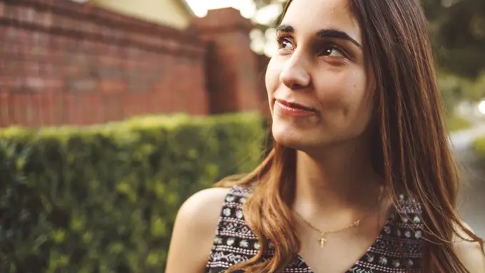 [Bintang] Kata Astrologer: Beda! 5 Zodiak Ini Pemikirannya Unik Banget