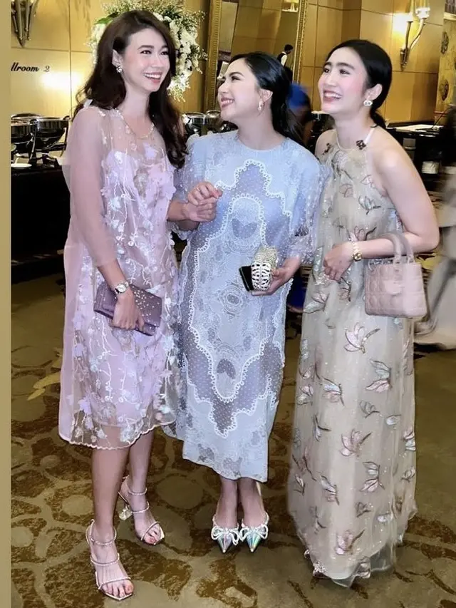 Yuki Kato, Jessica Mila, Febby Rastanty Bertemu di Kondangan. [@yukikt]