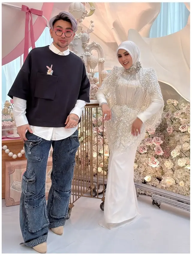 9 Potret Tamu Artis di Birthday Party Syahrini ke-45, Digelar Privat dan Mewah