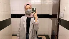 Raden Alca Octaviani berhasil mencuri perhatian usai sah menjadi istri komika Bintang Emon. Punya paras manis dan imut, tak sedikit warganet yang memuji pesona wanita kelahiran 24 Oktober 1996 ini. Sama seperti wanita lainnya, Alca juga sering melakukan mirror selfie dan mengunggahnya di media sosial. (Liputan6.com/IG/@alcaoctvn)