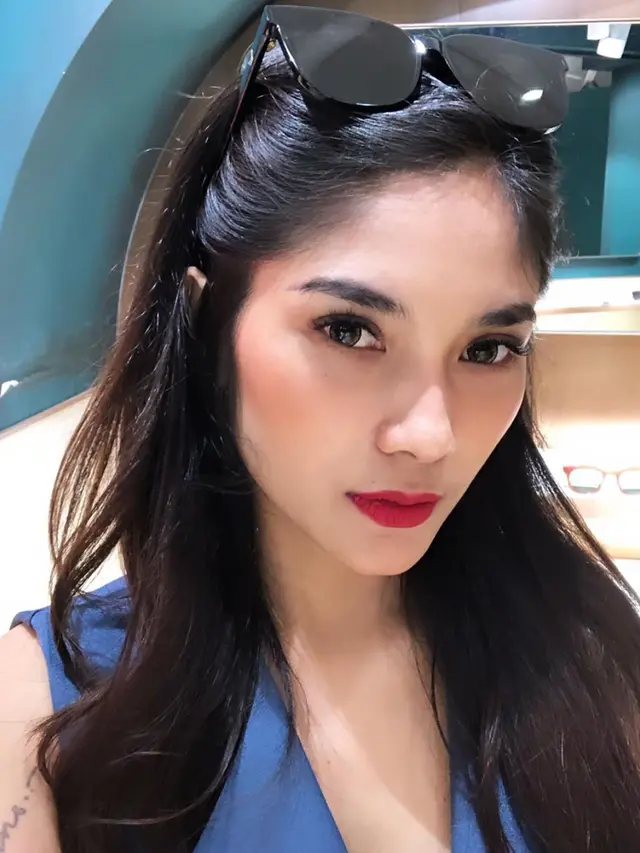 Ribut dengan Vannesa Angel, Ini 7 Potret Terbaru Pesinetron Garneta Haruni
