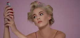Tidak selalu harus mengubah warna rambut untuk mendapatkan tampilan glossy. Kenali hair gloss treatment, perawatan yang membantu meningkatkan kilau rambut dengan hasil yang terlihat lebih segar. (Foto/Dok: Pexels)