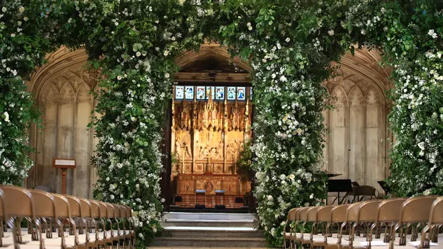 Berhias Bunga, Begini Altar Pernikahan Pangeran Harry - Meghan Markle