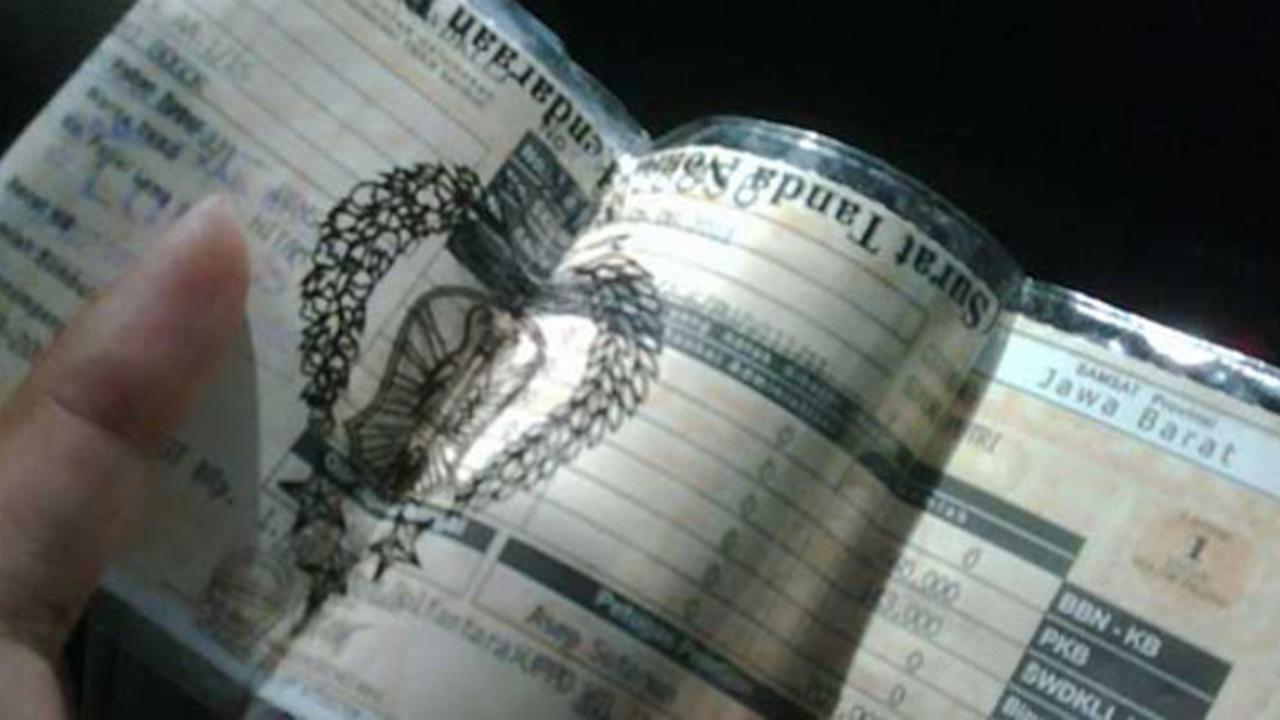 Ilustrasi STNK yang akan diganti sistem elektronik (Istimewah)