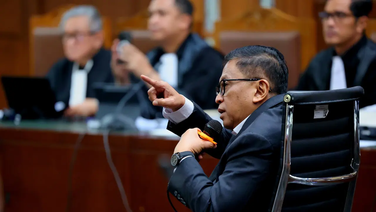 Sekretaris Jenderal DPP PDIP Hasto Kristiyanto dalam sidang lanjutan kasus dugaan suap pergantian antarwaktu (PAW) anggota DPR RI Harun Masiku dan perkara perintangan penyidikan di Pengadilan Tipikor Jakarta Pusat.