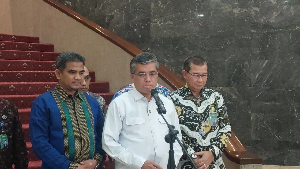 Menteri Ketenagakerjaan Yassierli buka suara terkait OTT KPK