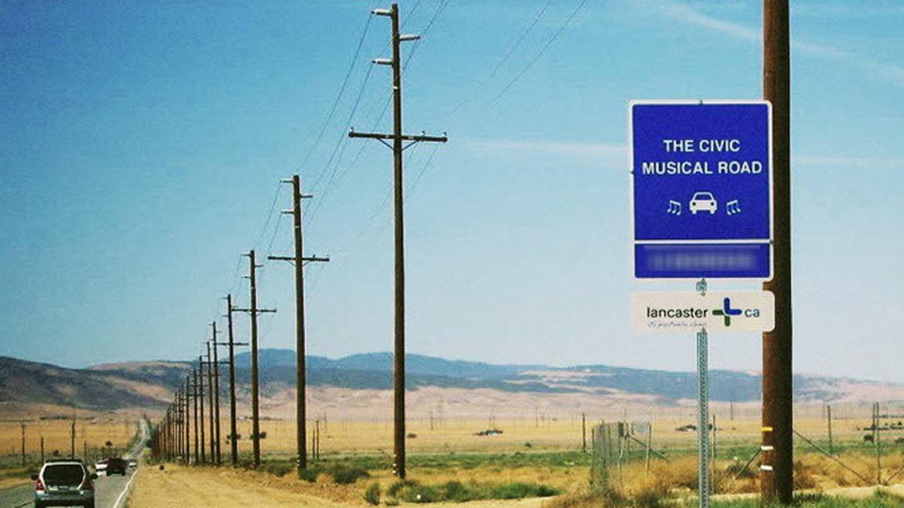 Unik, Jalan Ini Mengeluarkan Melodi Ketika Ada yang Melintas