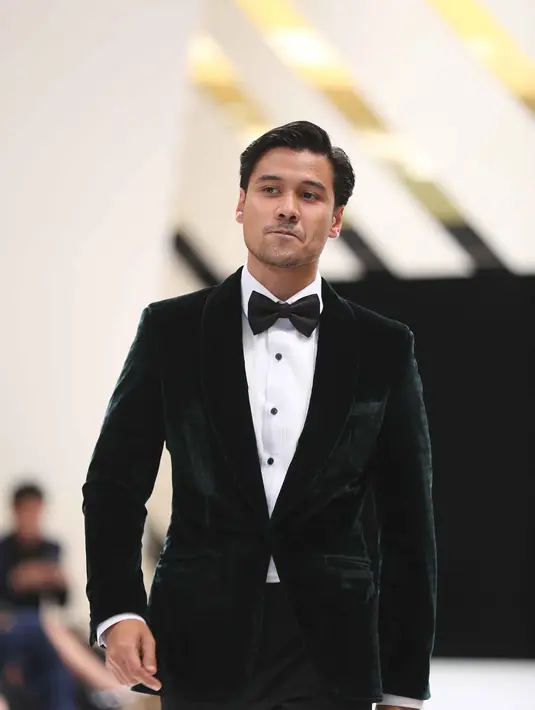 Pemeran yang mulai dikenal lewat sinetron 'Cinta Bunga' mengaku keduanya sosok yang hebat. Selalu mendukung dan memperjuangkan selama ini. (Nurwahyunan/Bintang.com)