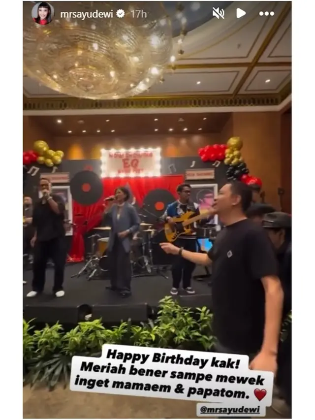 8 Potret Artis di Ultah Suami Ayu Dewi, Tampil Stylish Bertema 'Music Fest'
