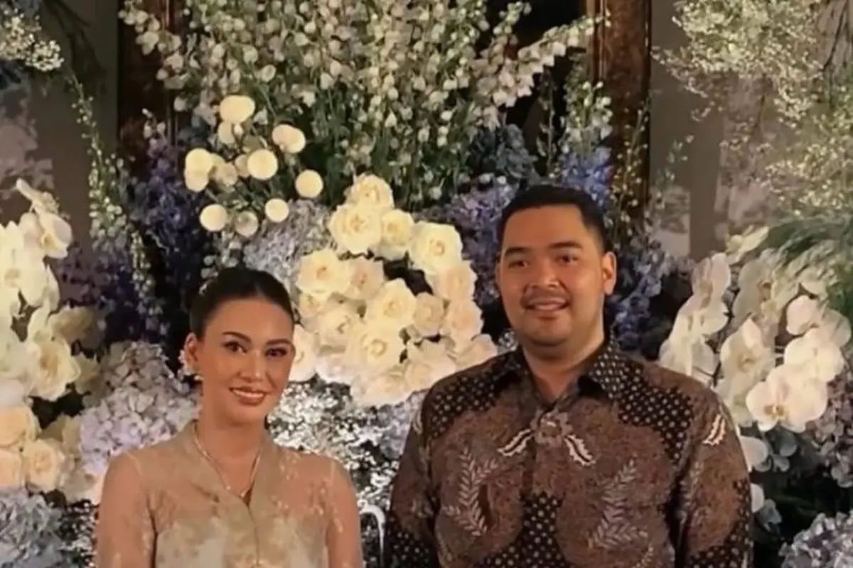 6 Gaya Aprilia Berkebaya Nude saat Tunangan dengan Anak Surya Paloh, Prananda Paloh