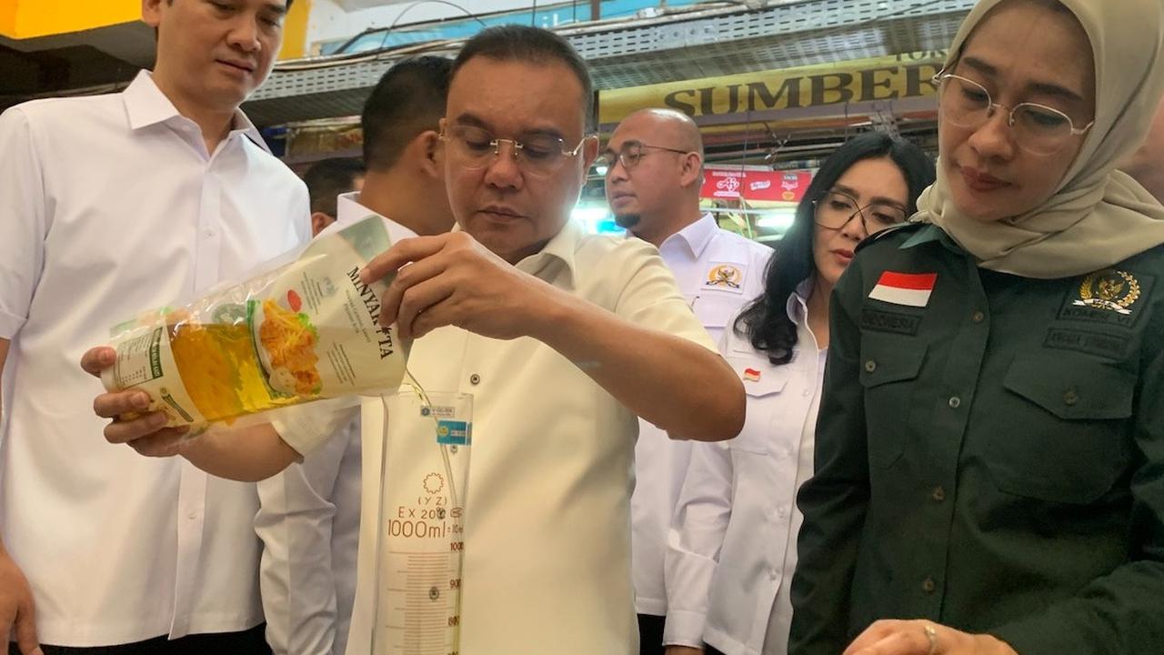 Sidak ke Pasar Kramat Jati, Dasco Temukan Produk MinyaKita Sesuai Takaran