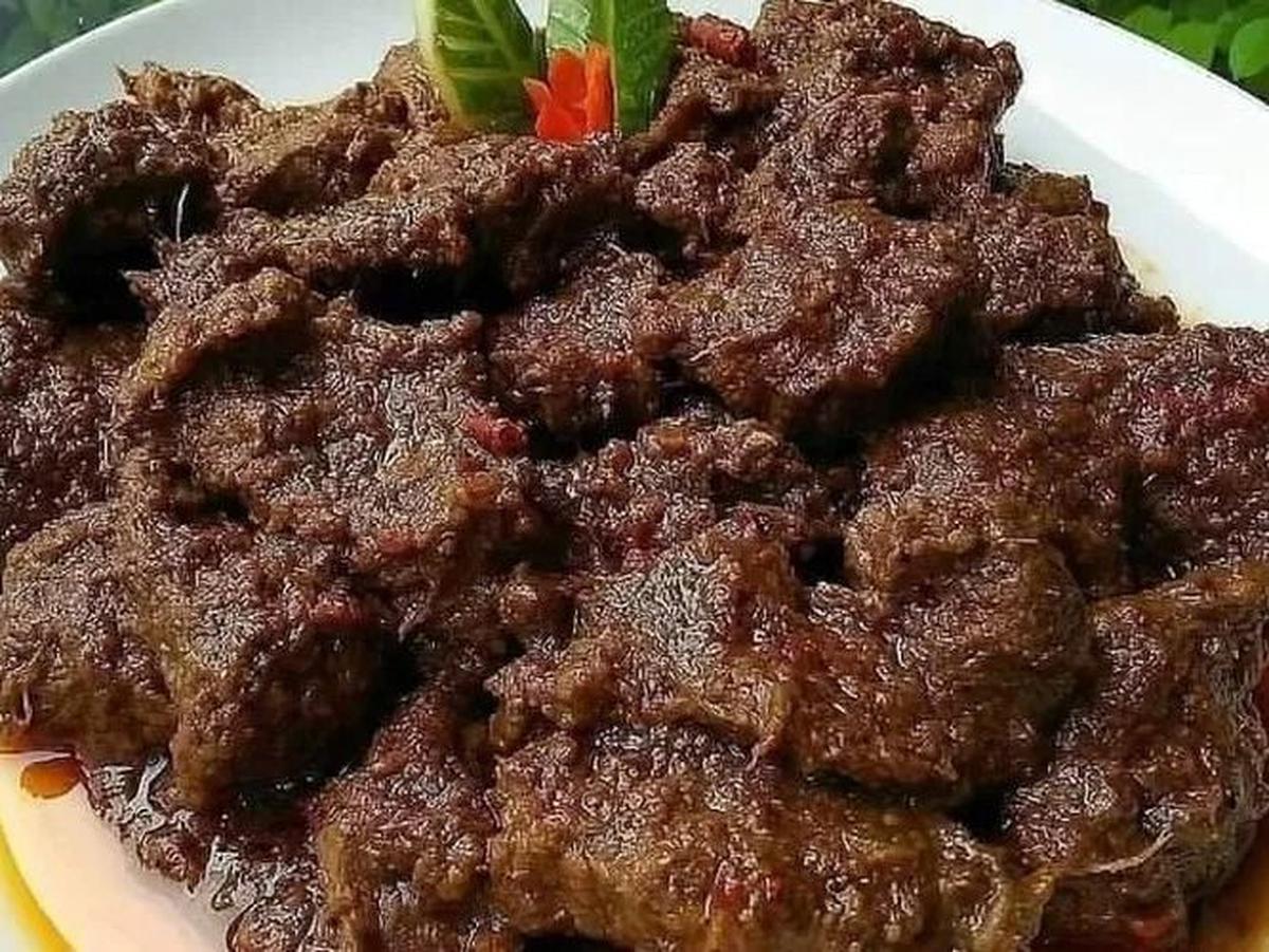 <b>1. Rendang Daging Sapi</b>
