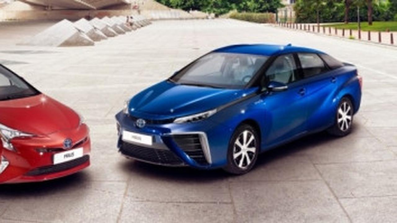 Detail Toyota Prius 2016, tampilan keren dan elegan!