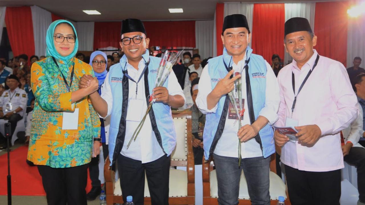 Saat Airin Beri Bunga Mawar pada Andra Soni di Pilkada Banten, Apa Maknanya?