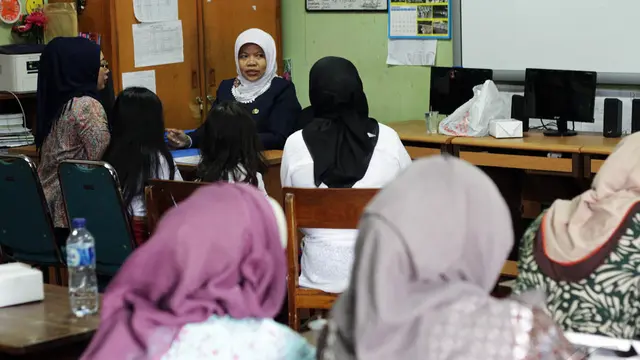 Hari Pertama Masuk Sekolah, SDN Menteng 01 Baru Bagi Rapor