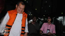 Umar Usman dimintai keterangan atas peran tersangka Kirman yang menjadi perantara dalam kasus suap sebesar Rp 1 miliar kepada Bupati Banyuasin Yan Anton Ferdian, Jakarta, Jumat (11 /11 ). (Liputan6.com/Helmi Afandi)