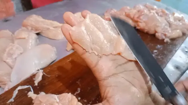 Bagus untuk Jualan, Ini Cara Agar Potongan Daging Ayam Jadi Banyak untuk Bikin Sate