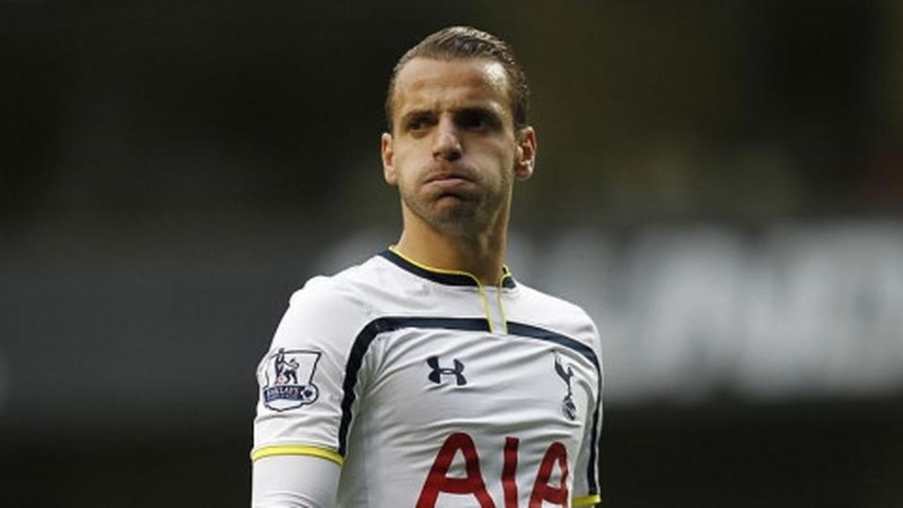 Bos Spurs Persilahkan Soldado hengkang
