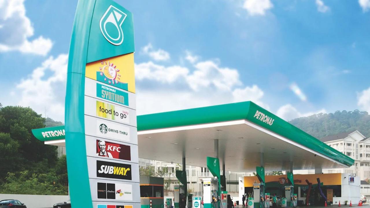 5.000 Karyawan Petronas Bakal di-PHK, PM Malaysia Sampai Turun Tangan