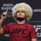 4. Khabib Nurmagomedov - Nama Khabib menjadi perbincangan usai laga melawan Conor McGregor oktober lalu. Kemenangannya di Las Vegas pada laga tersebut berakhir ricuh. (AFP/Ethan Miller)