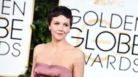 Dicap Terlalu Tua, Maggie Gyllenhaal Gagal Kencani Pria 55 Tahun
