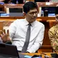 Ketua dan Wakil Ketua KPK, Agus Rahardjo dan Laode M Syarif berbincang disela rapat dengar pendapat (RDP) lanjutan dengan Komisi III di gedung DPR, Senayan, Jakarta, Selasa (26/9). Rapat itu membahas evaluasi kinerja KPK. (Liputan6.com/Johan Tallo)