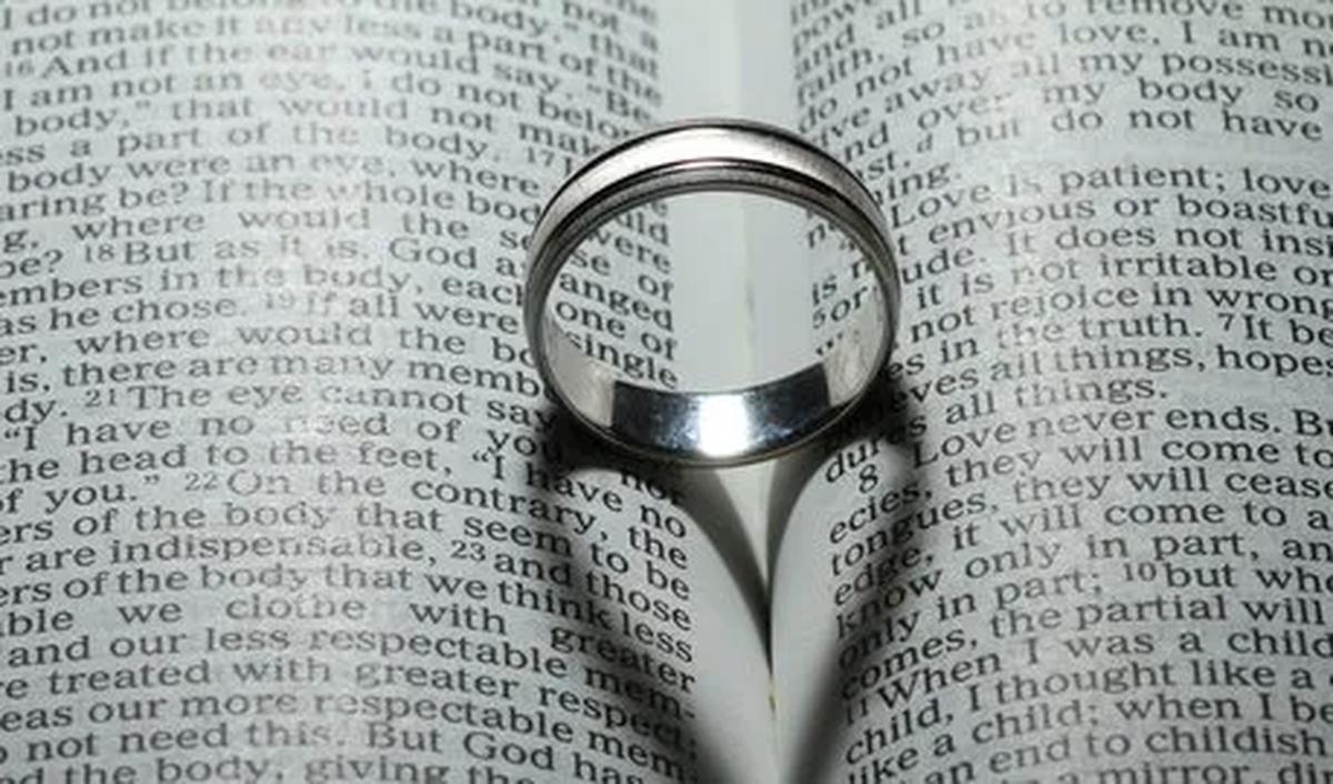 Kata-kata Anniversary dalam Bahasa Inggris dan Artinya
