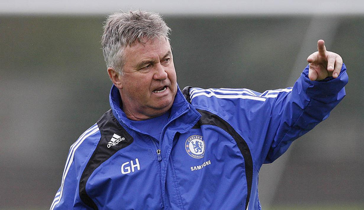 1. Guus Hiddink (2009), 72.7% - Hiddink menjadi pelatih Chelsea dengan persentase kemenangan tertinggi. Meski hanya tiga bulan, dirinya berhasil memperbaiki kondisi tim yang saat itu sedang terpuruk. (AFP/Glyn Kirk)