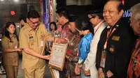 Mendagri Tjahjo Kumolo memberikan Penganugerahan Penghargaan Organisasi Masyarakat (Ormas) Terbaik Tahun 2018 kepada ormas-ormas yang dianggap telah berhasil memberikan kontribusi besar dalam pembangunan.