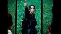 Salam Tiga Jari: Dari THE HUNGER GAMES ke Pesan Perjuangan di Indonesia