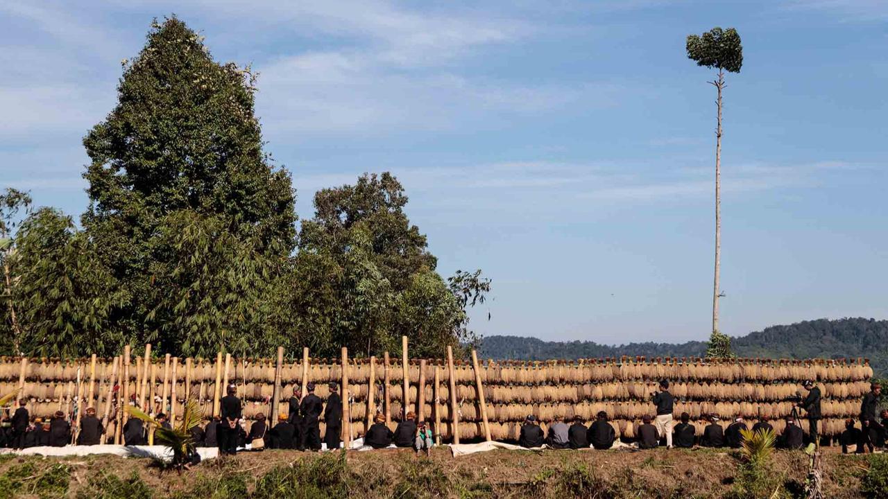 FOTO: Seren Taun ke-657, Warga Kasepuhan Gelar Alam Rayakan Syukur Panen di Sukabumi