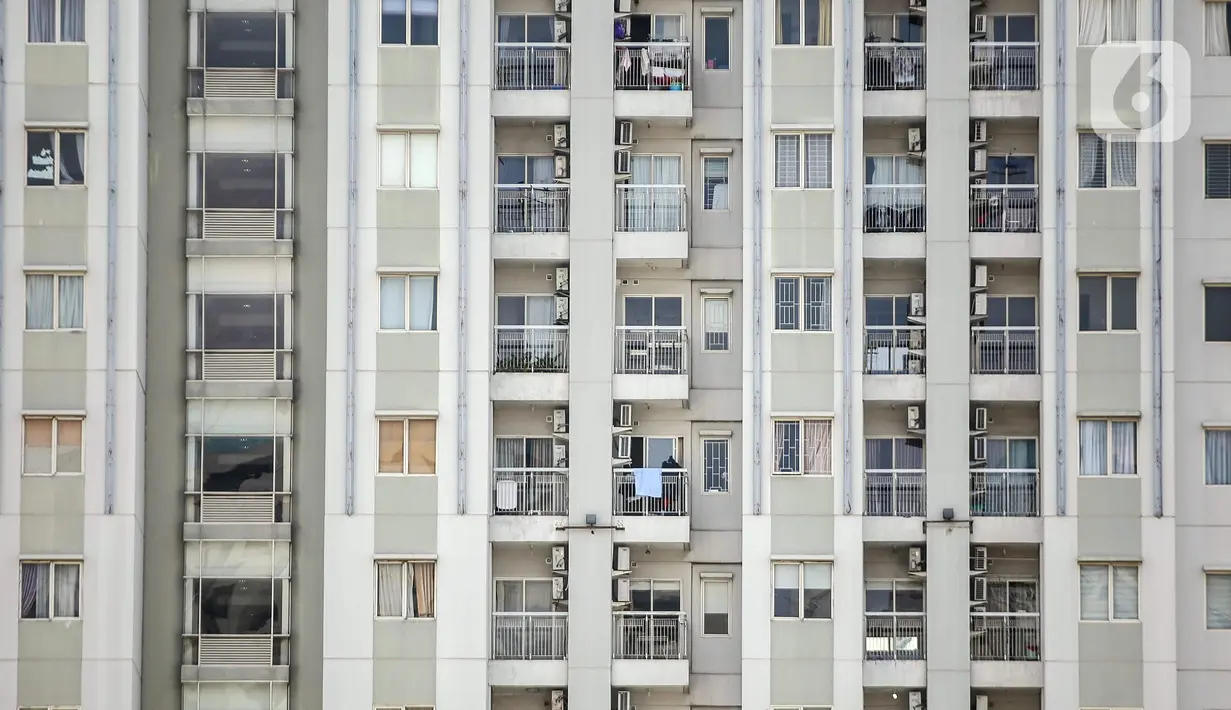 Suasana deretan unit apartemen di Jakarta, Selasa (28/7/2020). Tingkat hunian apartemen sewa pada kuartal II tahun ini berada di kisaran 66 persen hingga 67 persen. (Liputan6.com/Faizal Fanani)