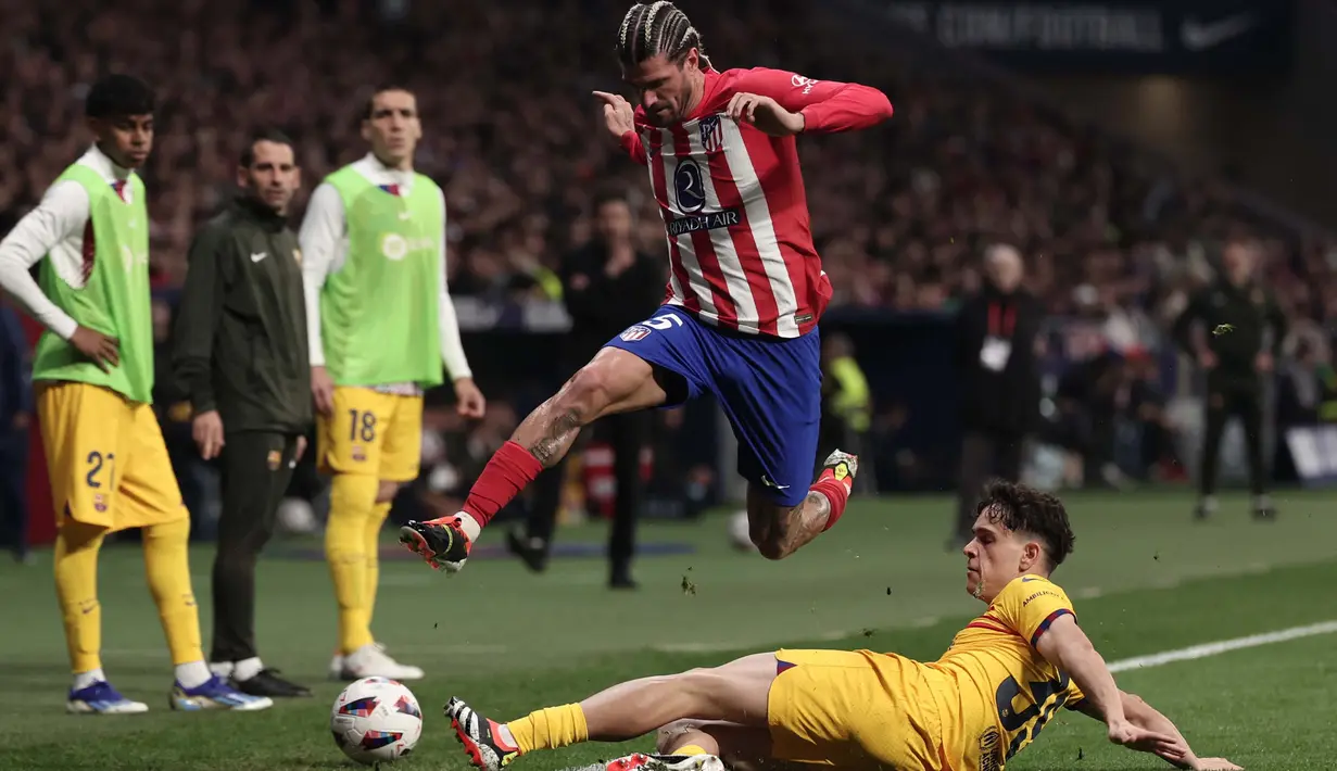 Menang Telak atas Atletico, Barcelona Tempel Posisi Real Madrid - Foto ...