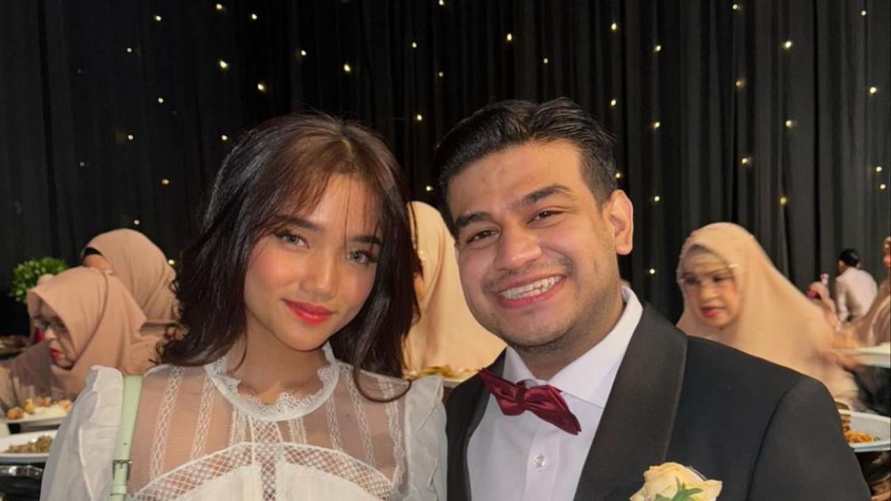 Fuji Datang ke Acara Ngunduh Mantu Keluarga Fadil Jaidi, Bikin Fans Bertanya-tanya