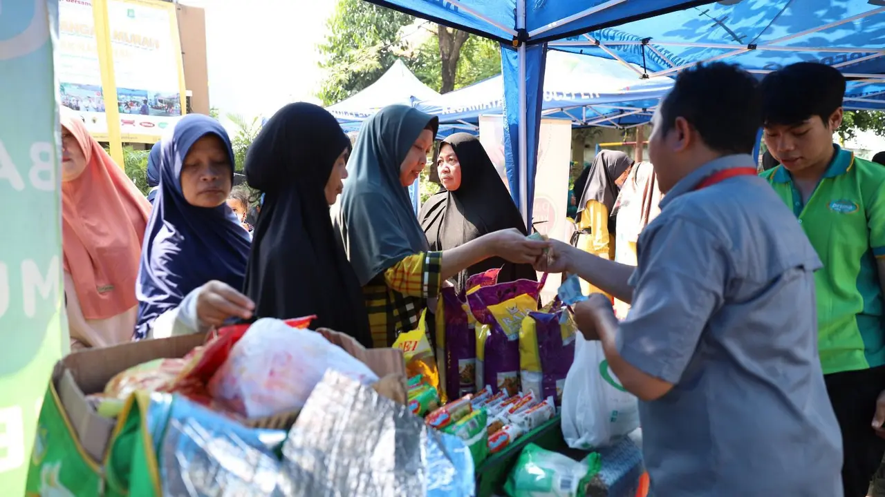 Gerakan Pangan Murah Badan Pangan Nasional (Bapanas) di Kota Tangerang.